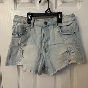 Light Blue Distressed Women’s Size 9 No Boundaries Denim Shorts